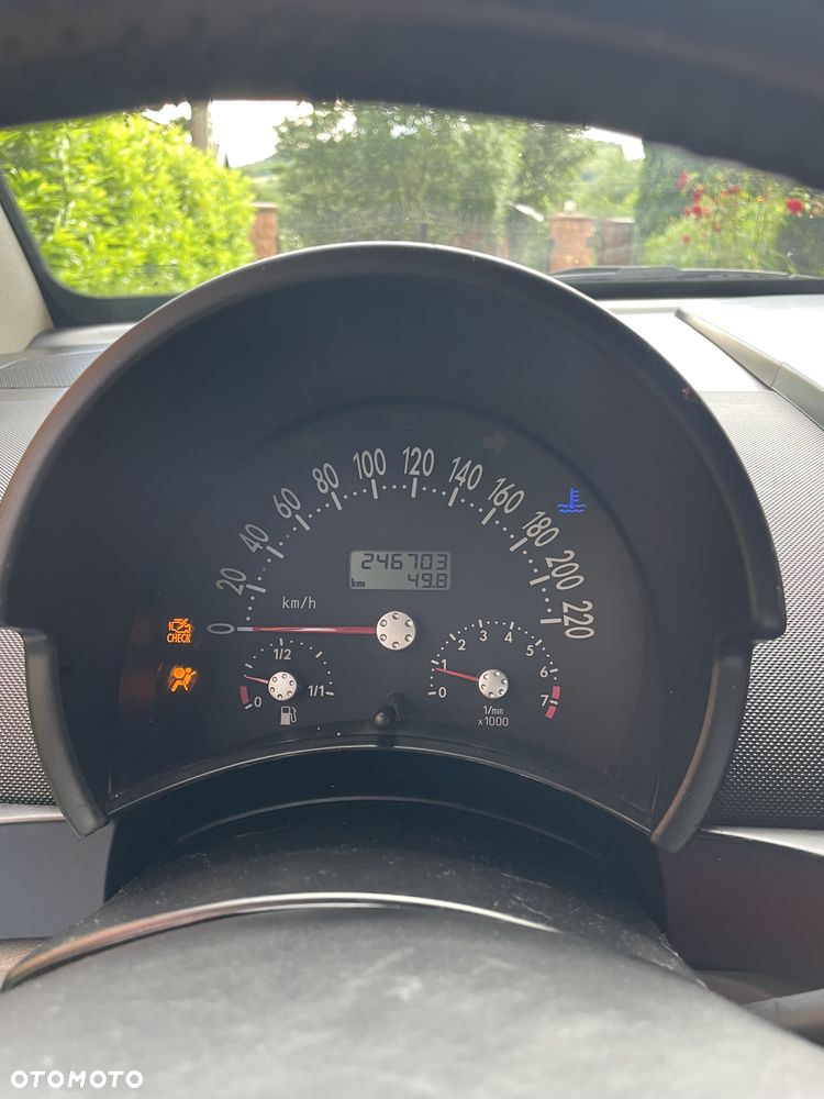 Volkswagen New Beetle 1.6 - 9