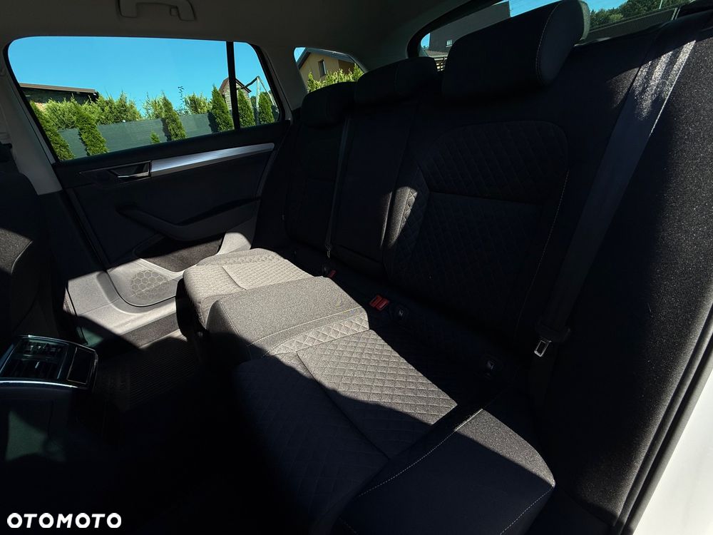 Skoda Superb 2.0 TDI SCR Ambition DSG - 38