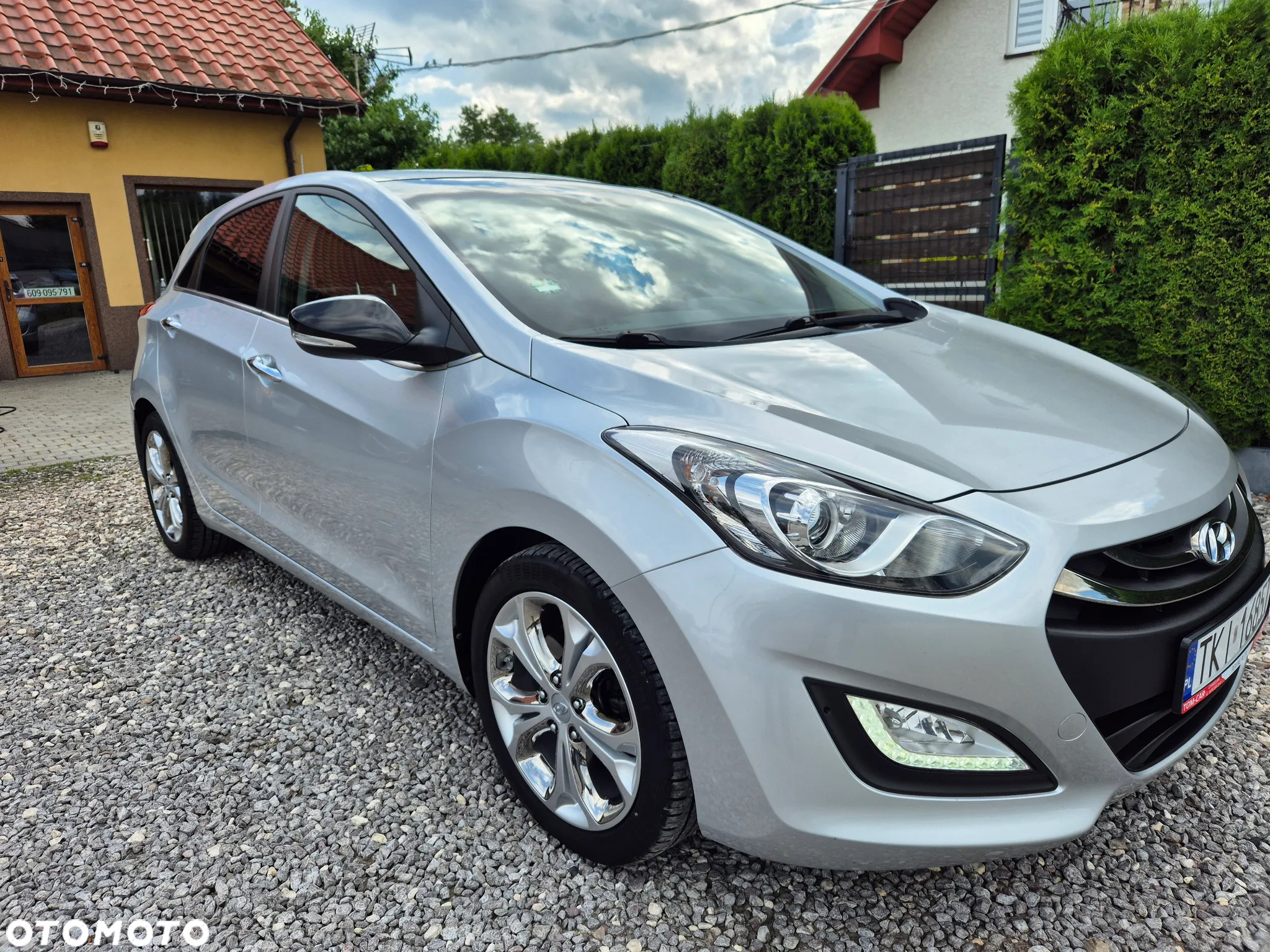 Hyundai i30 blue Kombi 1.6 GDi YES Gold - 18