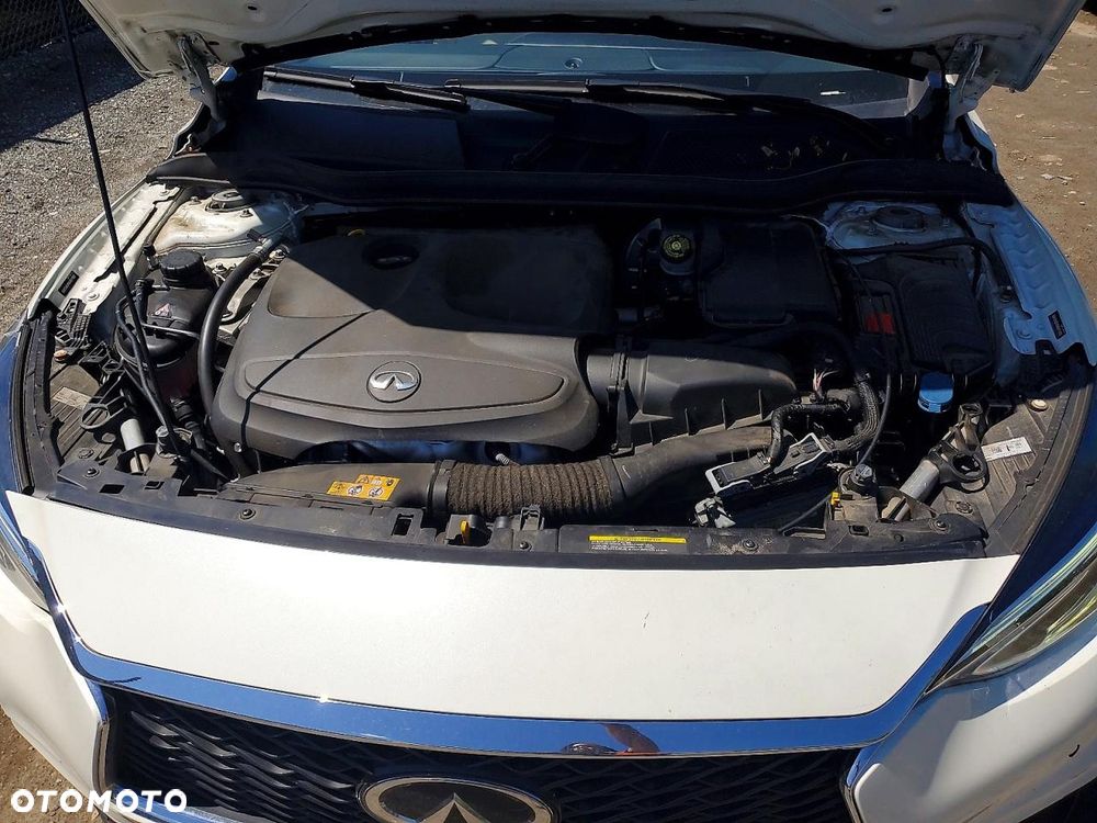 Infiniti QX30 2.0t DCT AWD Luxe Tech - 9