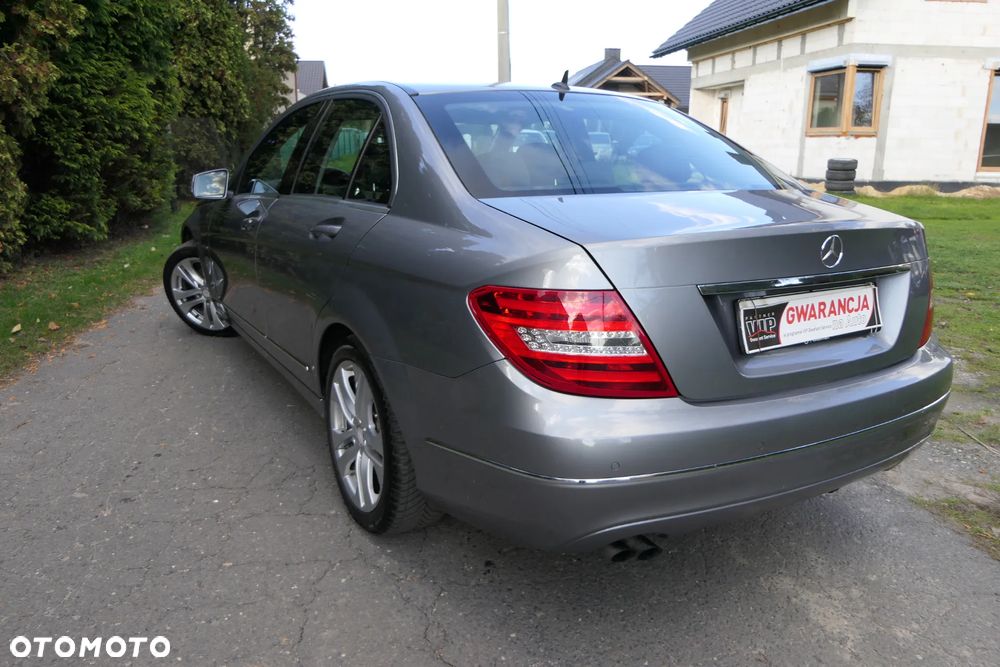 Mercedes-Benz Klasa C 180 CGI BlueEff Avantgarde - 10
