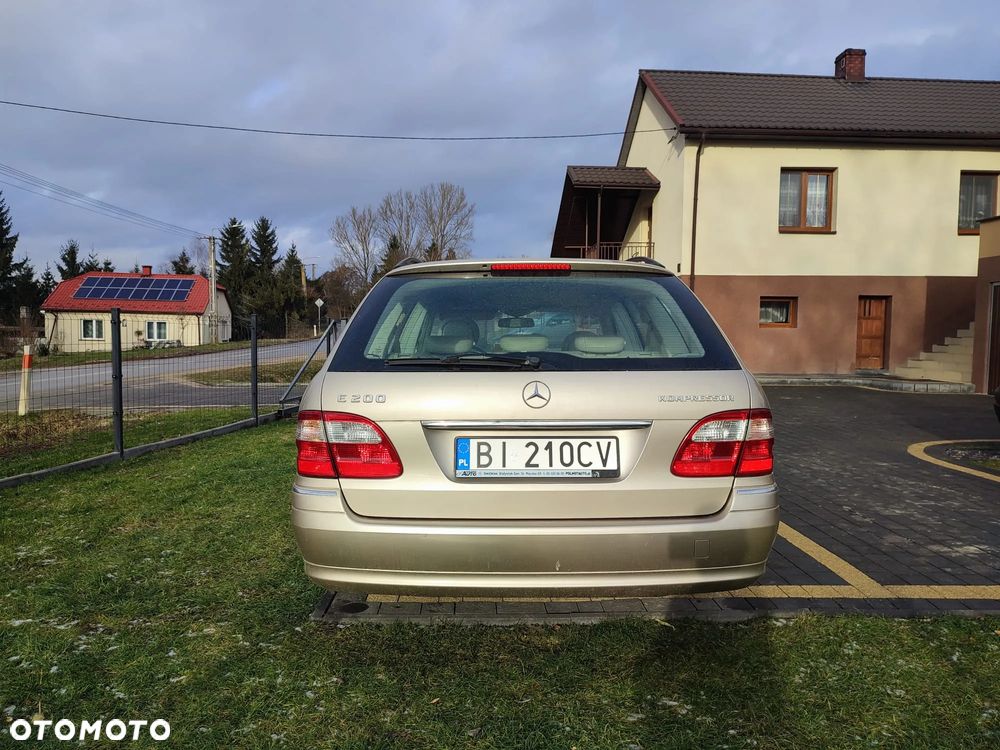 Mercedes-Benz Klasa E 200 Kompressor T Elegance - 4