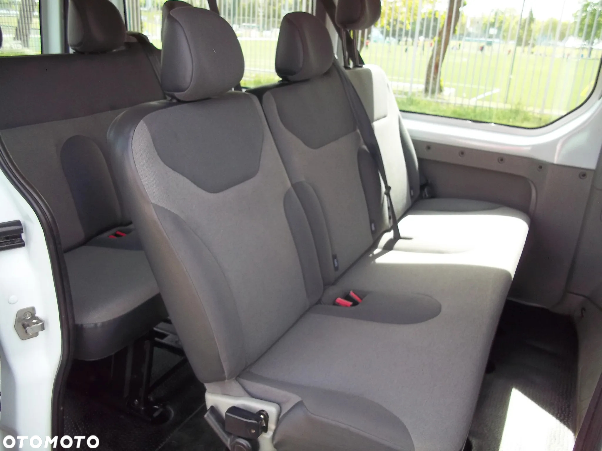 Renault Trafic 2.0 dCi 115 Combi L2H1 - 10