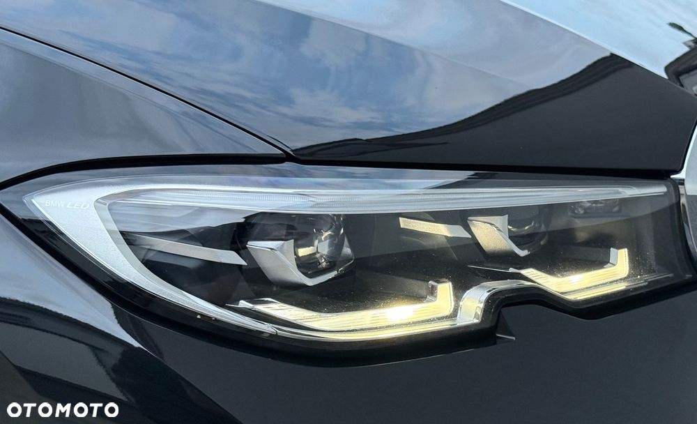 BMW Seria 3 320d xDrive Luxury Line - 9