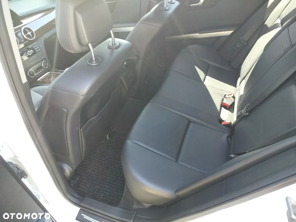 Mercedes-Benz GLK 350 4-Matic - 12