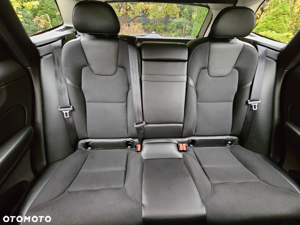 Volvo XC 60 D4 SCR AWD Momentum - 25