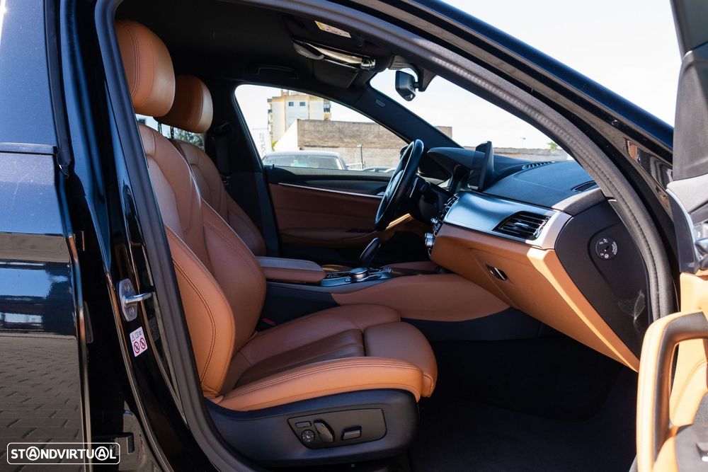 BMW 530 e Pack Desportivo M - 17