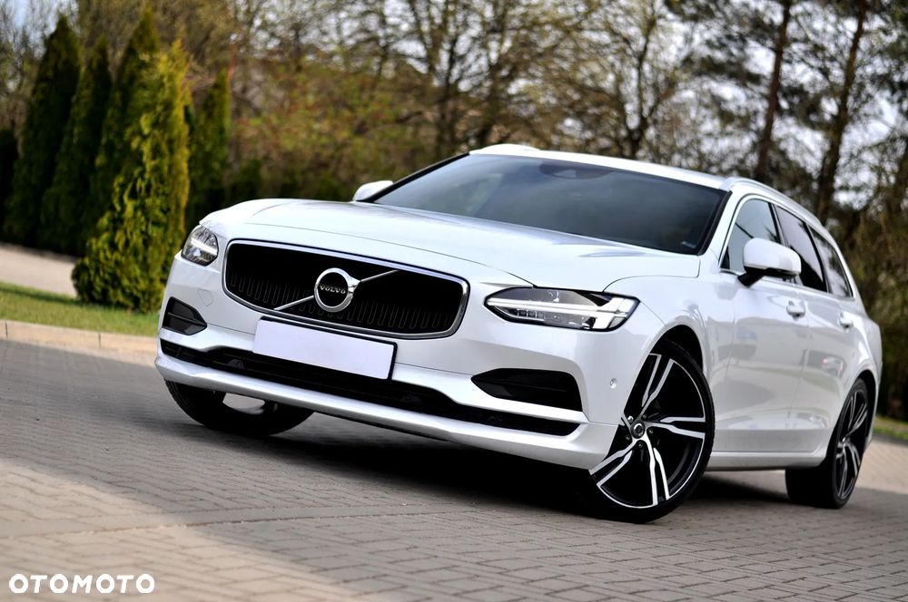 Volvo V90 D4 SCR Momentum Pro - 4