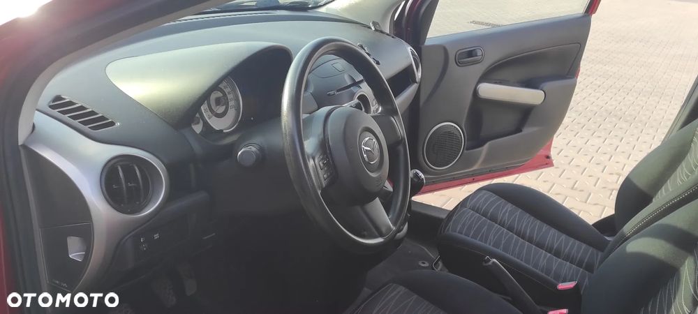 Mazda 2 - 4