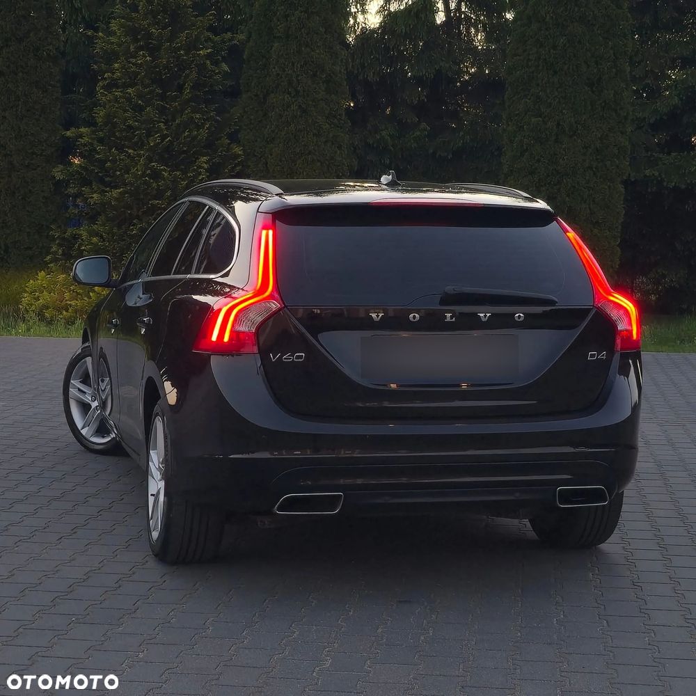 Volvo V60 D4 Momentum - 15