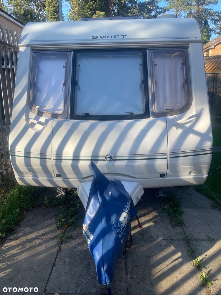 SWIFT Conqueror 645 Lux - 11