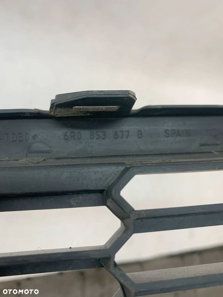 Volkswagen Polo 08-14r Atrapa kratka zderzak VW - 3