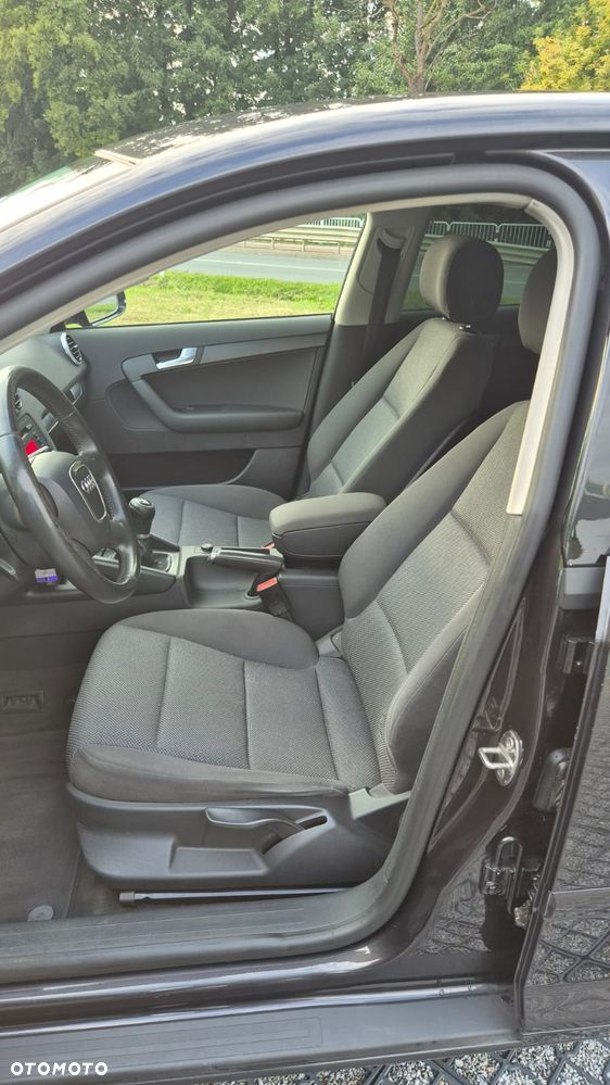 Audi A3 Sportback 1.6 TDI Ambiente - 8
