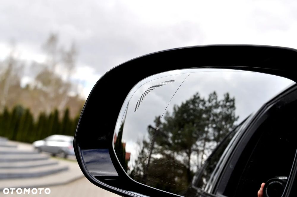 Volvo XC 60 B4 B Plus Dark - 35