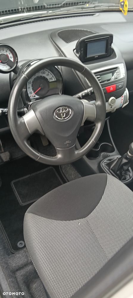 Toyota Aygo x-cite - 15