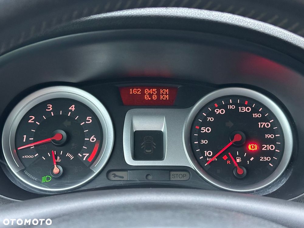 Renault Clio 1.2 16V Campus - 22