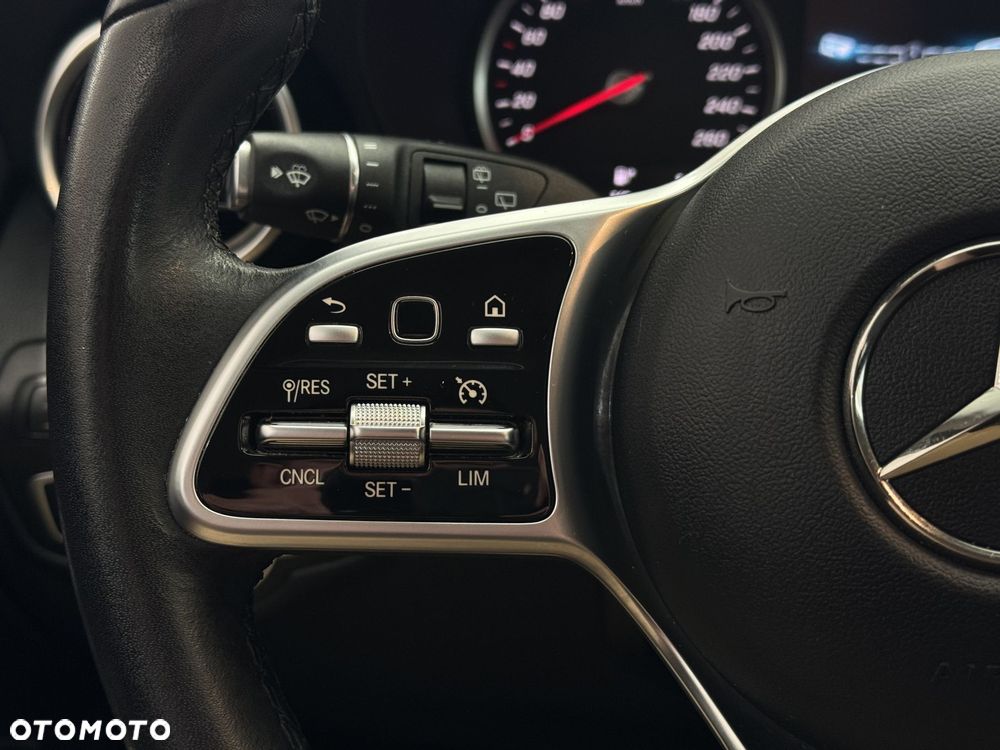 Mercedes-Benz GLC - 22