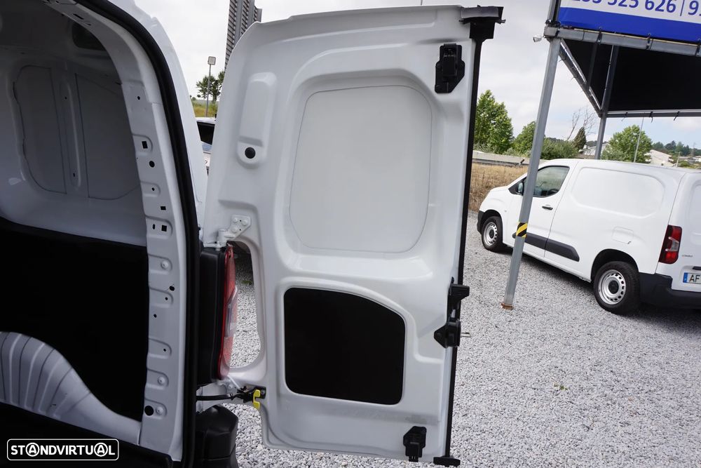 Opel Combo CDTI 102 Enjoy IVA dedutível - 16