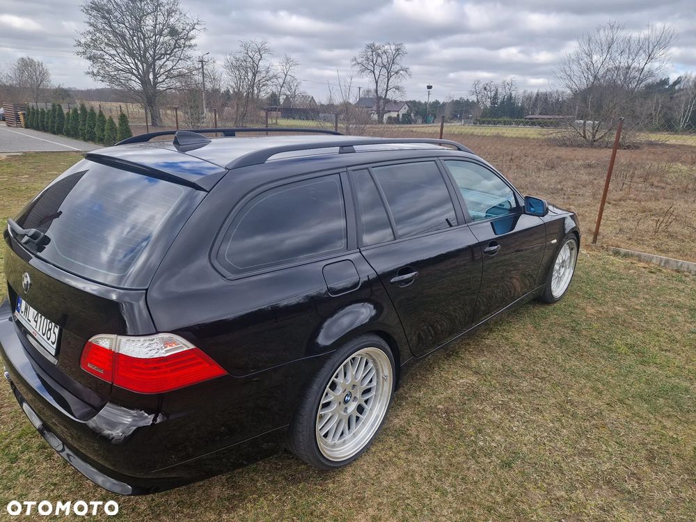 BMW Seria 5 525d - 23