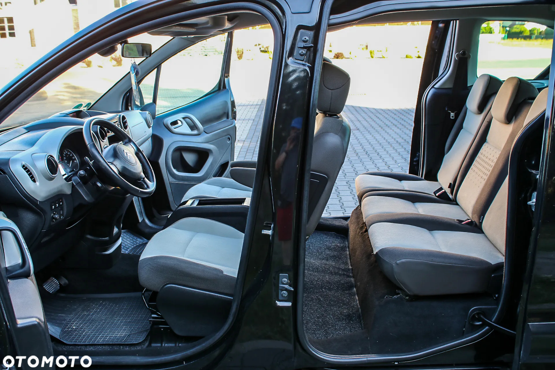 Citroën Berlingo Multispace e-HDi 90 FAP EGS6 Exclusive - 30