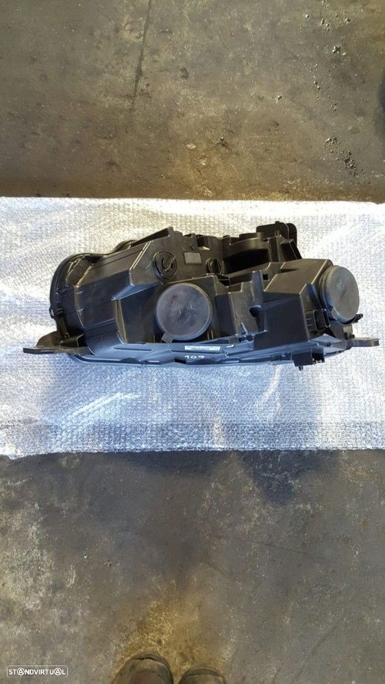 Farol Frente Esquerdo / Otica Esquerda Peugeot Partner Caixa (K9)  901 - 10