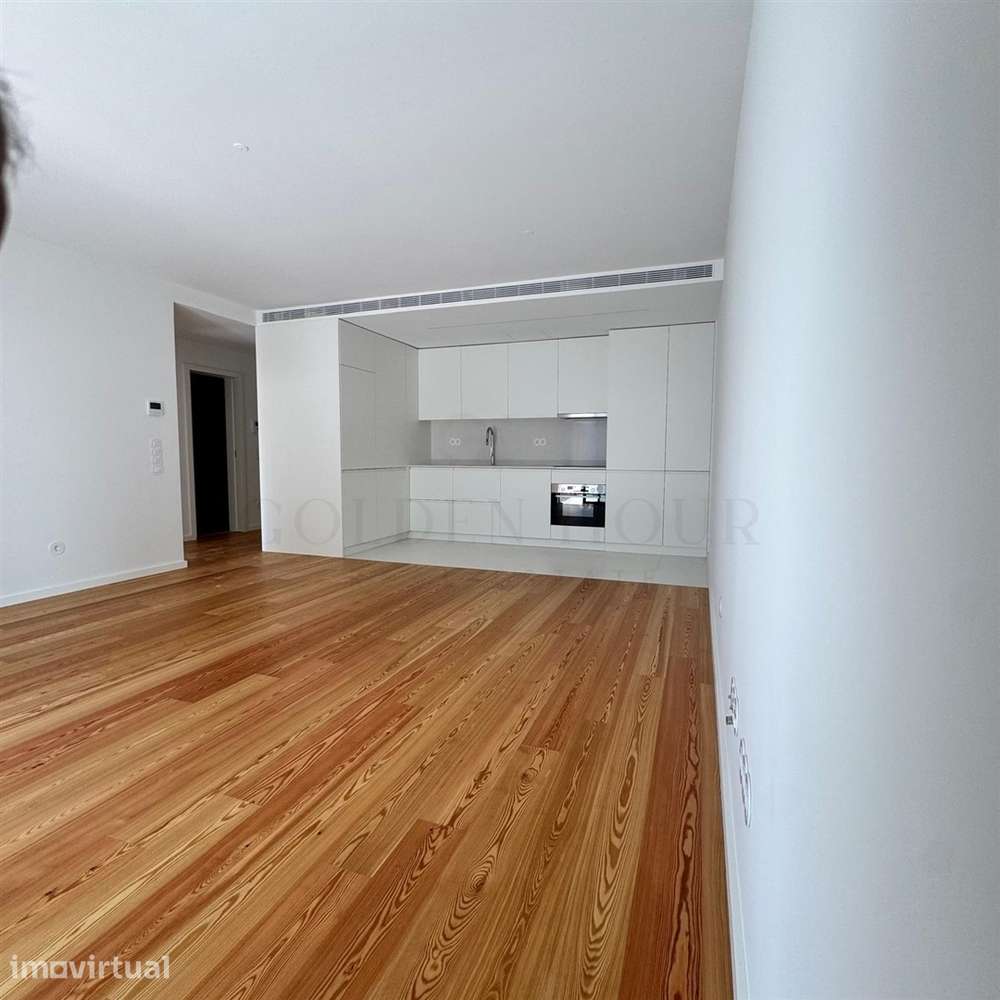 Apartamento T1 de Luxo em Gaia | Design Moderno & Varanda - Grande imagem: 2/27