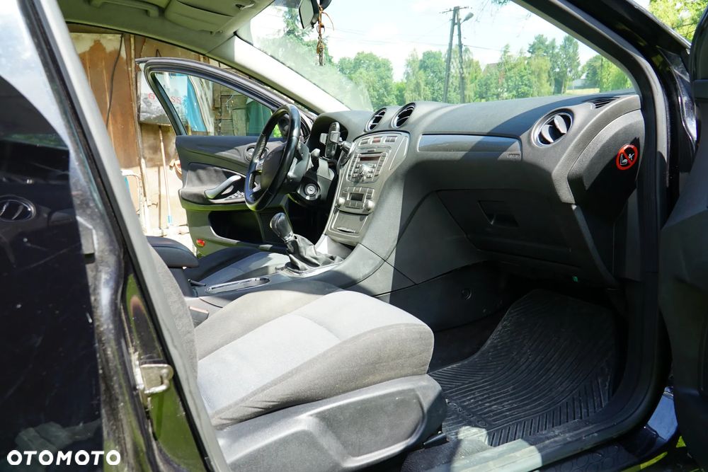 Ford Mondeo 1.8 TDCi Ghia - 10