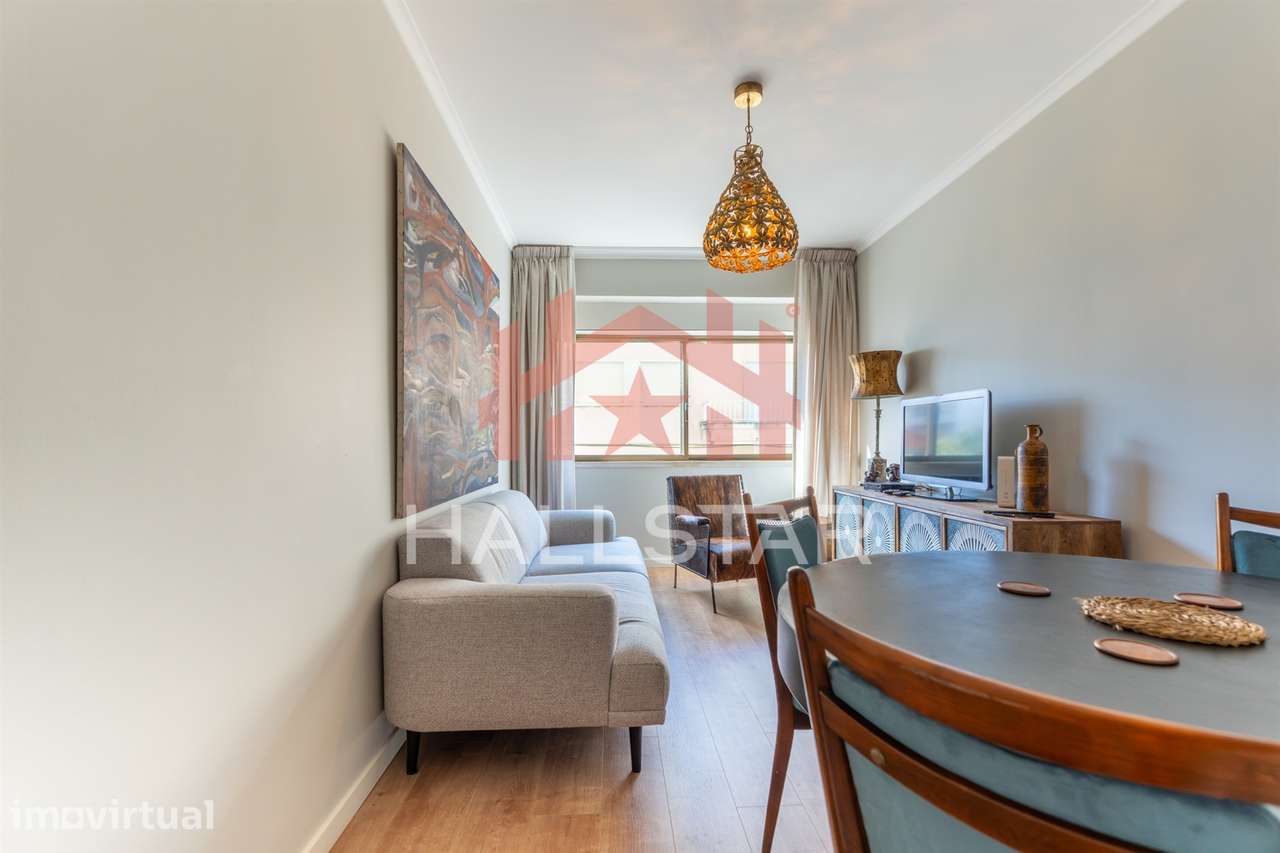 Apartamento T2 / Totalmente Remodelado / São Martinho do Porto - Grande imagem: 2/27