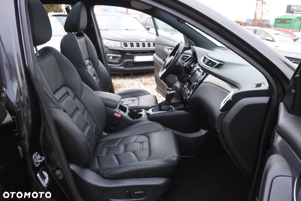 Nissan Qashqai 1.2 DIG-T Xtronic TEKNA+ - 6