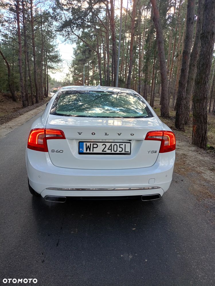 Volvo S60 T5 Drive-E Momentum - 6