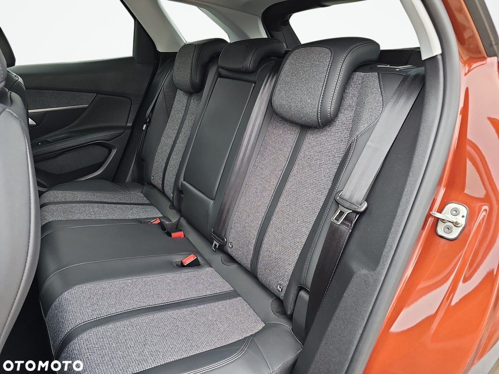 Peugeot 3008 1.2 PureTech GPF Allure S&S EAT8 - 23