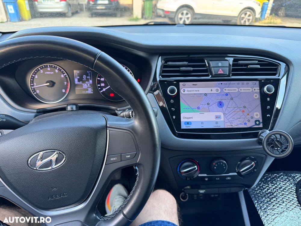 HYUNDAI i20 2015