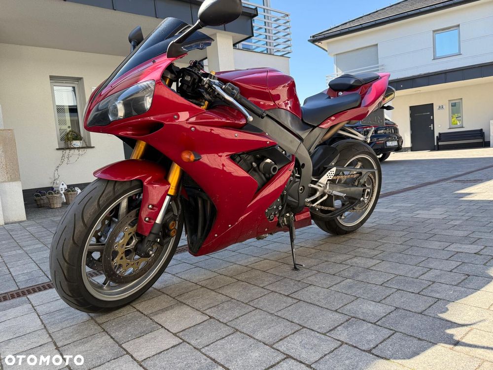 Yamaha R1 - 1