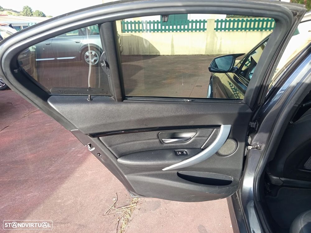 BMW 320 d Aut. M Sport - 27