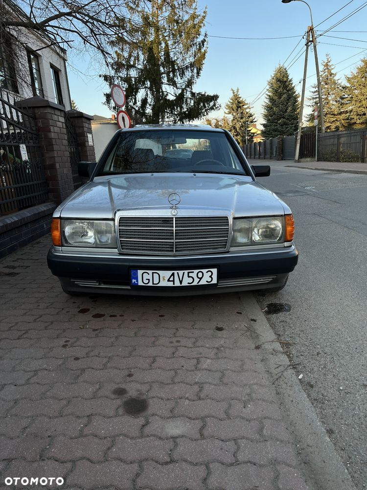 Mercedes-Benz W201 (190) - 11