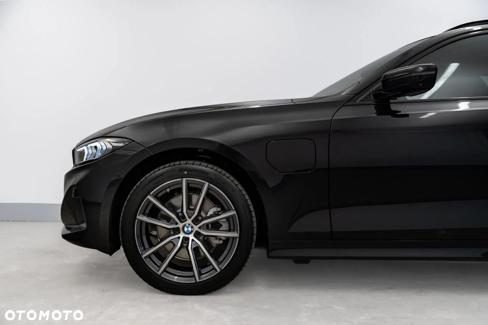 BMW Seria 3 330e PHEV xDrive - 7
