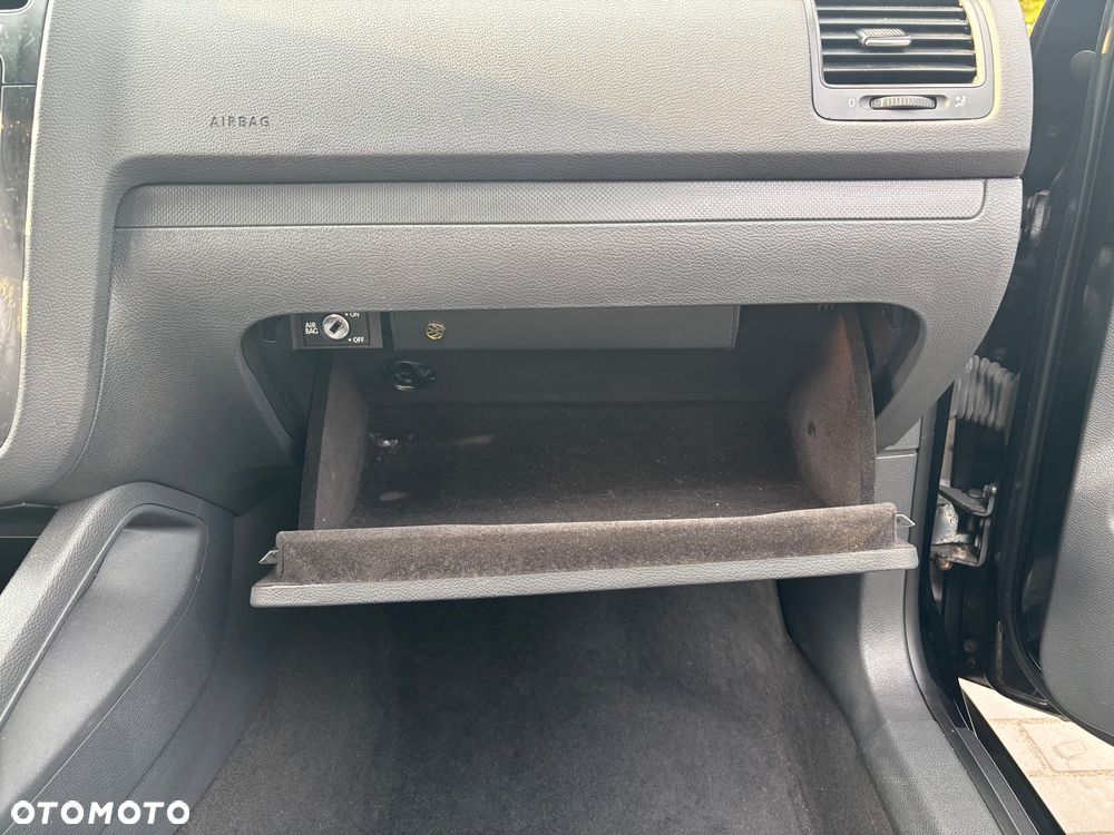 Volkswagen Golf - 25