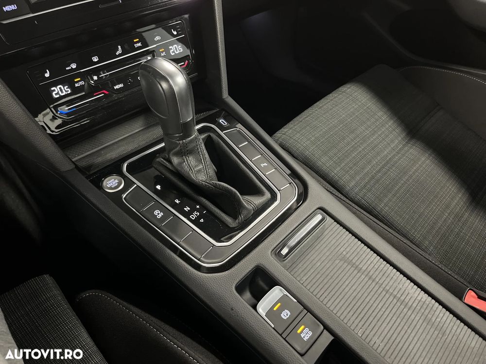Volkswagen Passat 2.0 TDI DSG Comfortline - 25