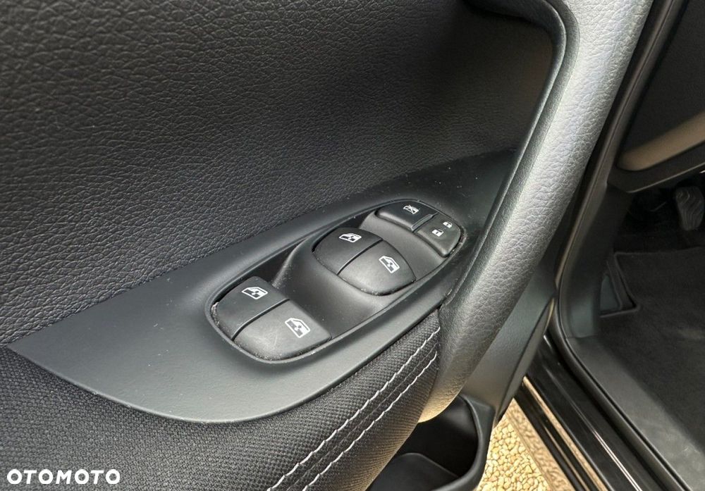 Nissan Qashqai - 12