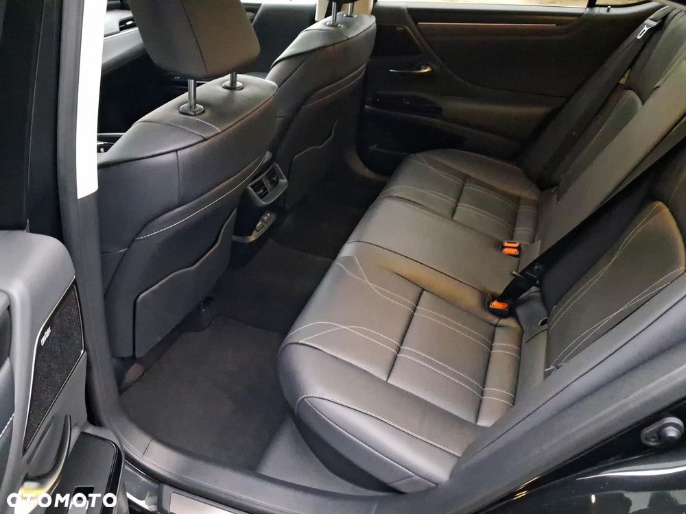 Lexus ES 300h Prestige - 11