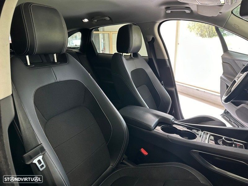 Jaguar F-Pace 20d AWD Aut. R-Sport - 36