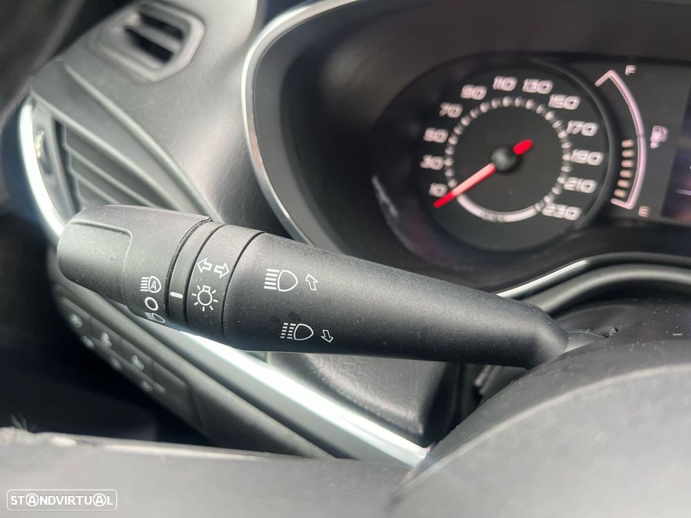 Fiat Tipo Station Wagon 1.3 M-Jet Lounge - 29