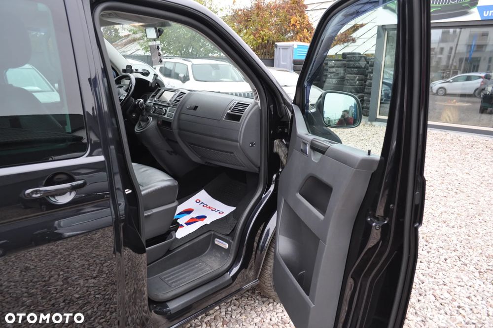 Volkswagen Caravelle - 14