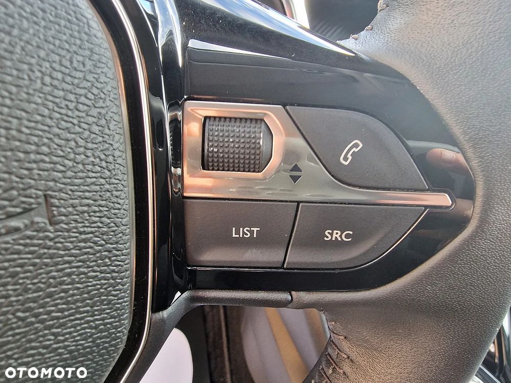 Peugeot 208 PureTech 100 EAT8 Active - 16