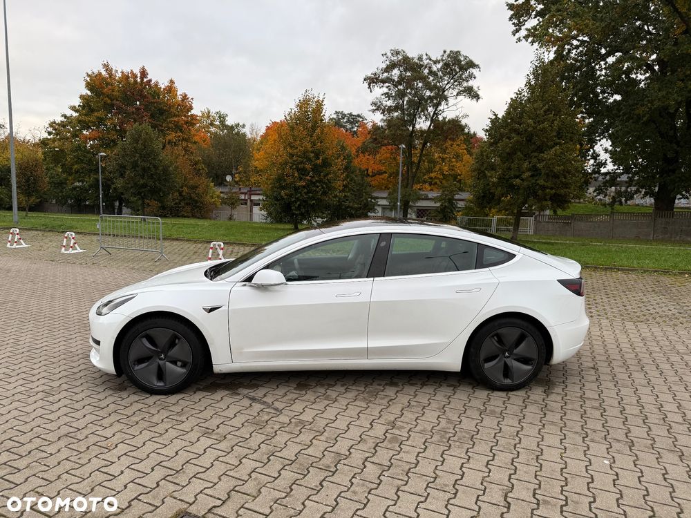 Tesla Model 3 Standard Range Plus - 3