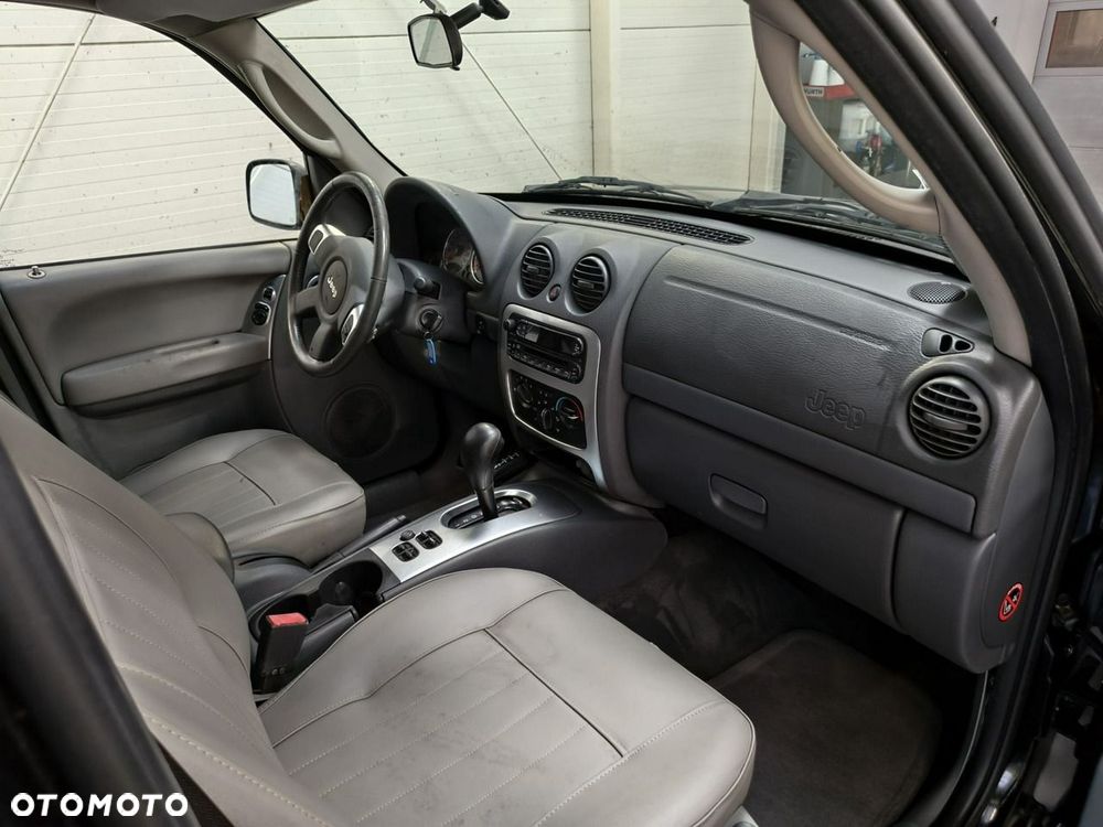 Jeep Cherokee - 15