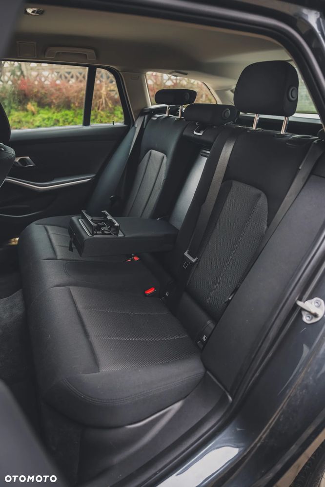 BMW Seria 3 320d - 18