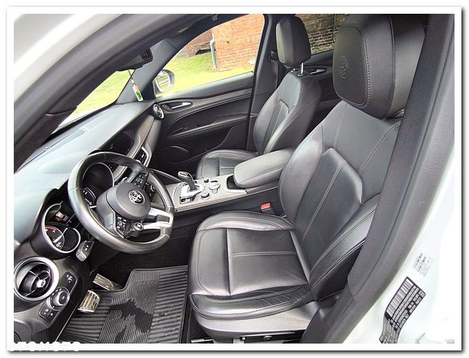 Alfa Romeo Stelvio 2.0 Turbo 16V AT8-Q4 Executive - 30