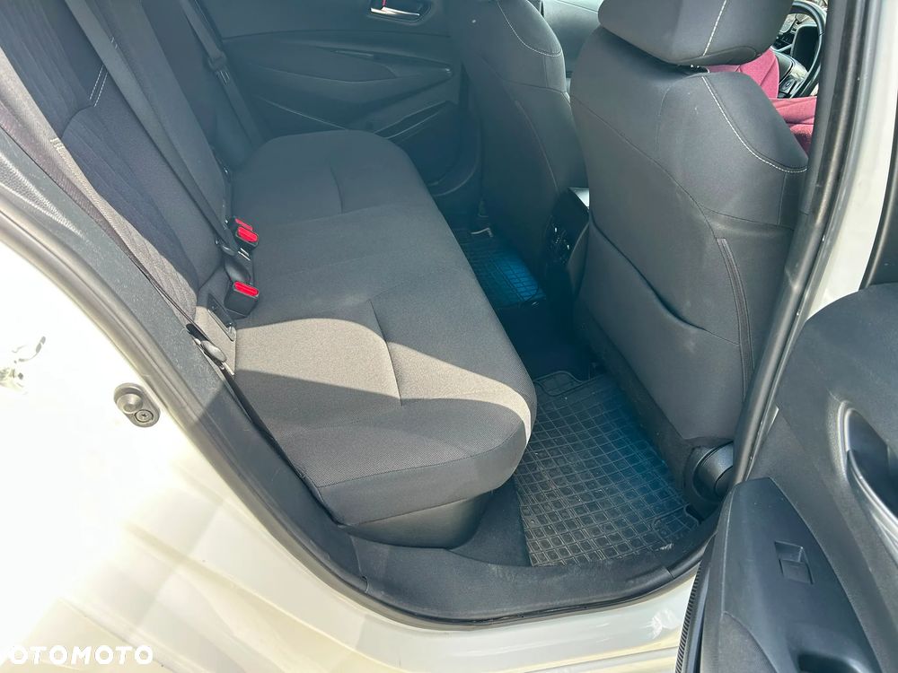 Toyota Corolla 1.8 Hybrid Comfort - 17