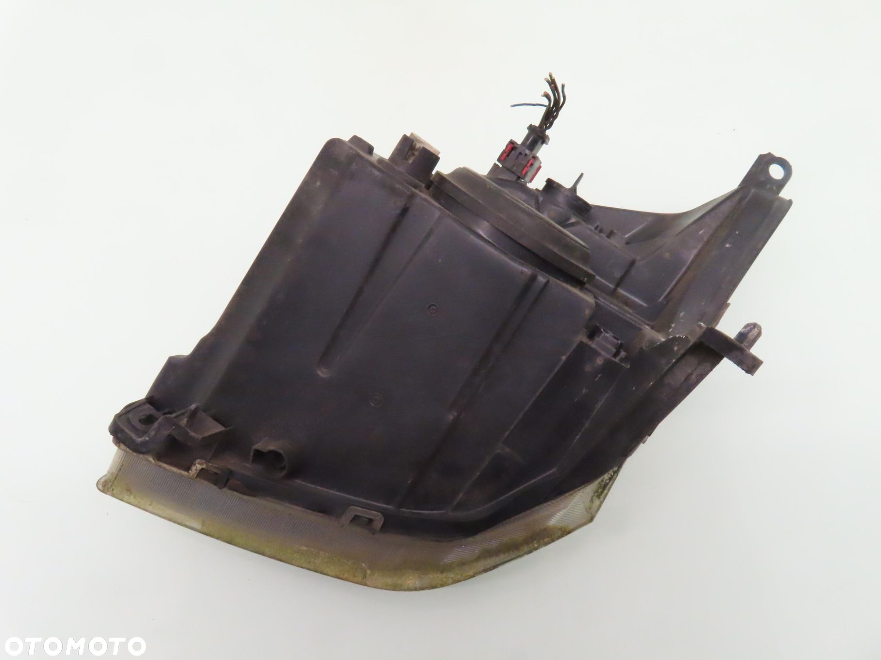 LAMPA PRAWA PRZEDNIA CITROEN C2 9680128180 - 2